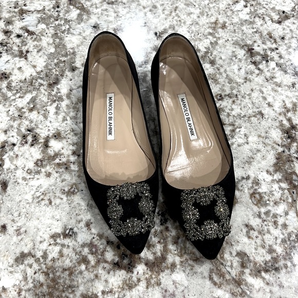 MANOLO BLAHNIK Hangisiflat Embellished Satin Ballet Flats - Picture 17 of 17